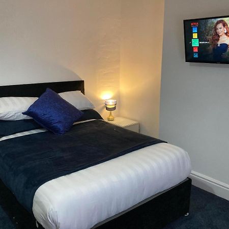 Agapi Apartment - Sea View Sleeps Ten Blackpool Kültér fotó