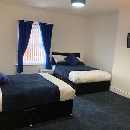 Agapi Apartment - Sea View Sleeps Ten Blackpool Kültér fotó