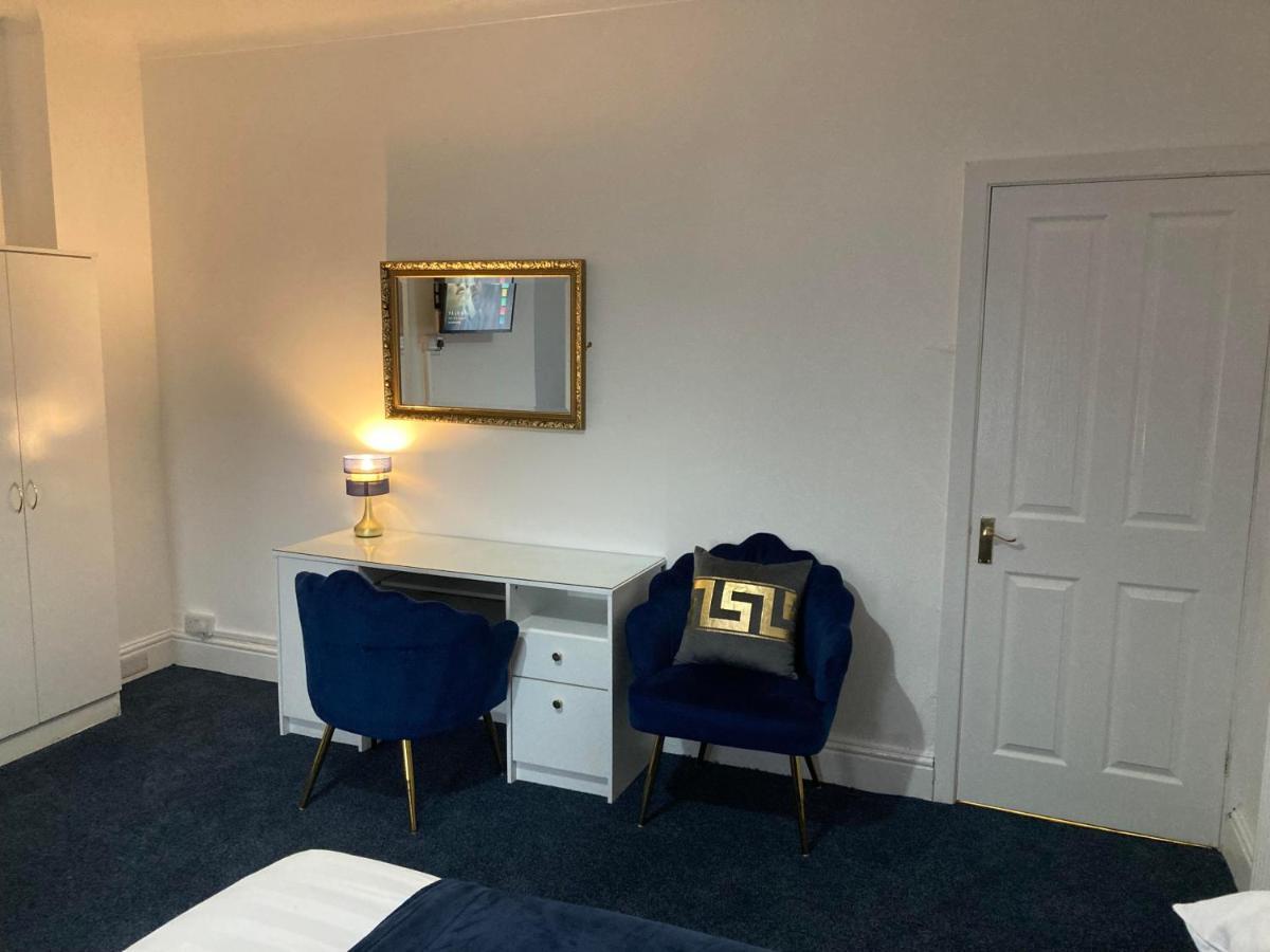 Agapi Apartment - Sea View Sleeps Ten Blackpool Kültér fotó