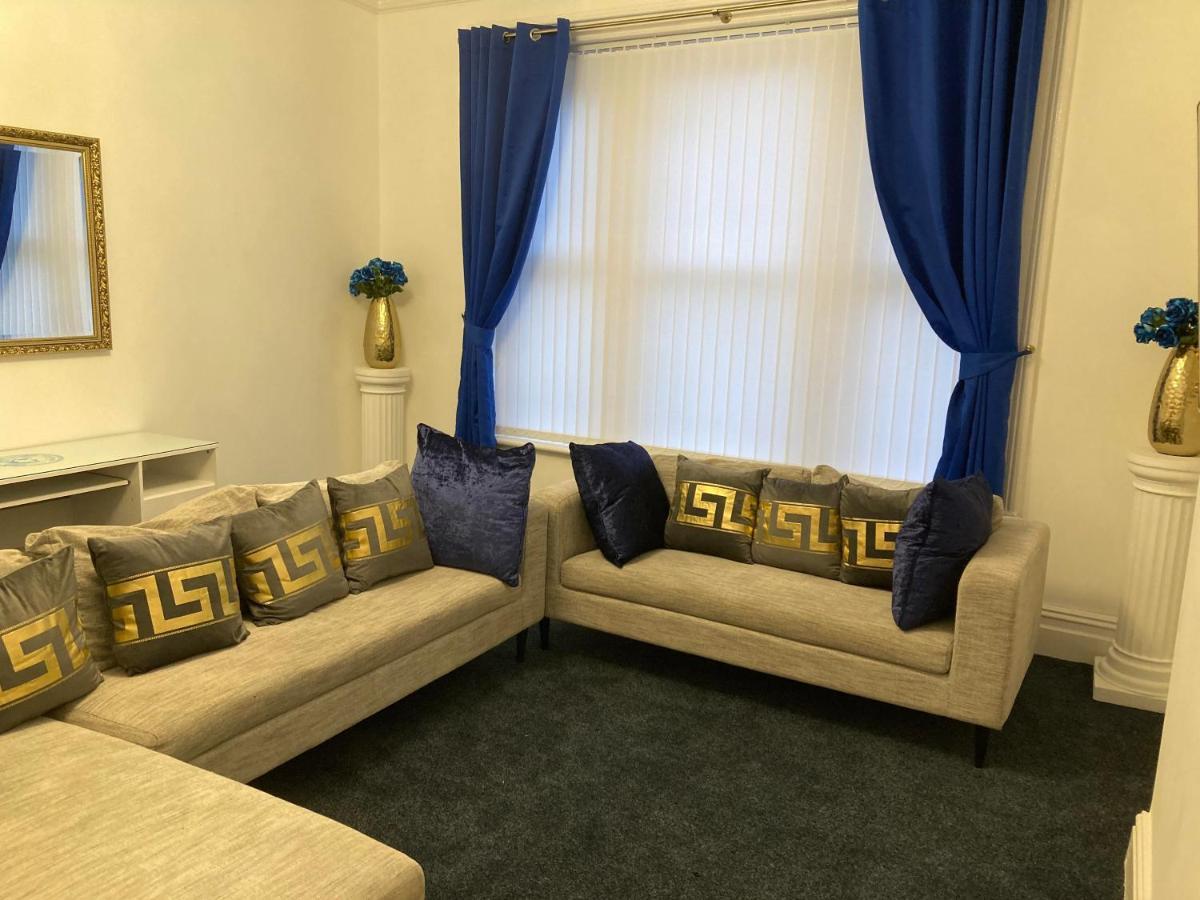 Agapi Apartment - Sea View Sleeps Ten Blackpool Kültér fotó